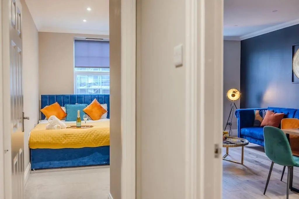 Glamours Two Bedroom Flat I Sleep 6 Guests I Walking Distance To Brighton Beach Lägenhet